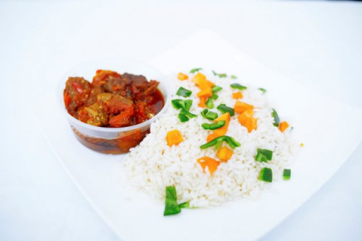 https://admin.kilimanjaro-restaurants.com/storage/gallery/thumbnail/White rice and ksauce_large_1640883117.jpg